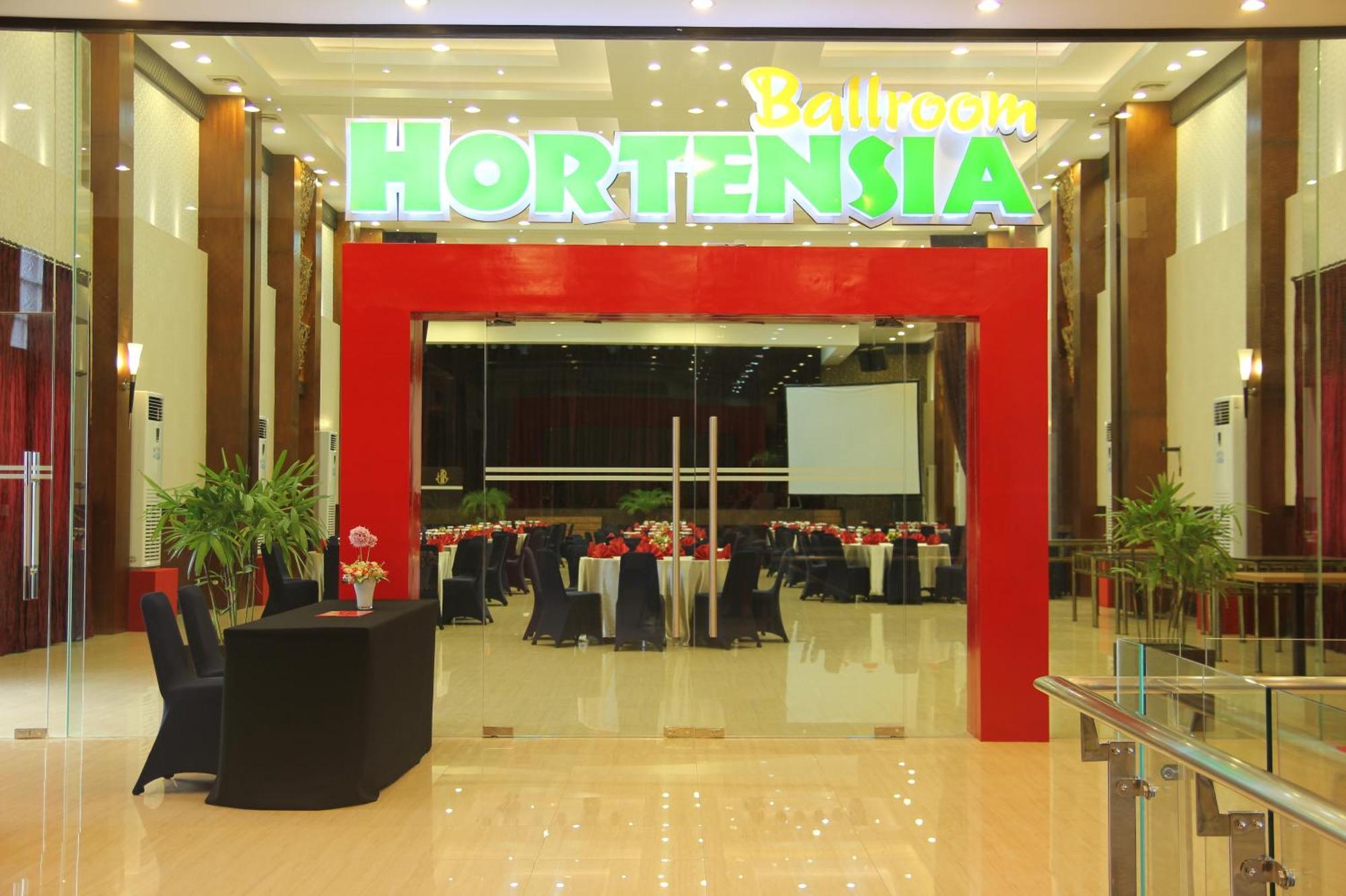 Hotel Roditha Banjarbaru Банджармасин Экстерьер фото