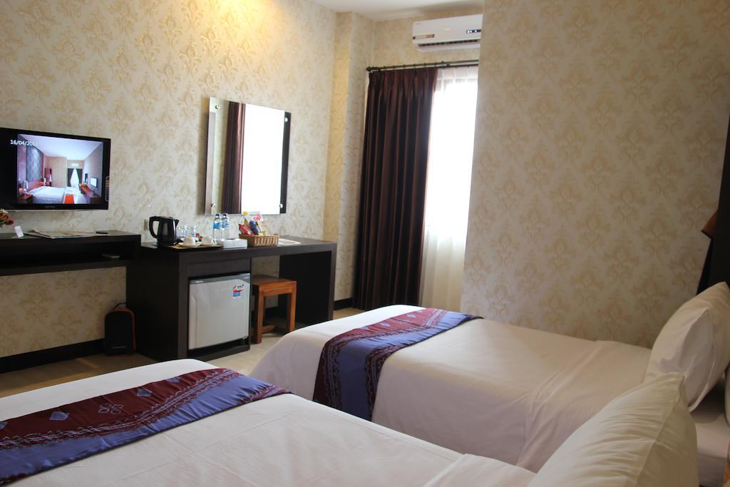Hotel Roditha Banjarbaru Банджармасин Номер фото